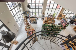 Police na zboží pro PET shop od JPL